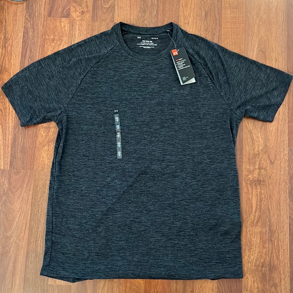 NWT Under Armor Shirt Size Large